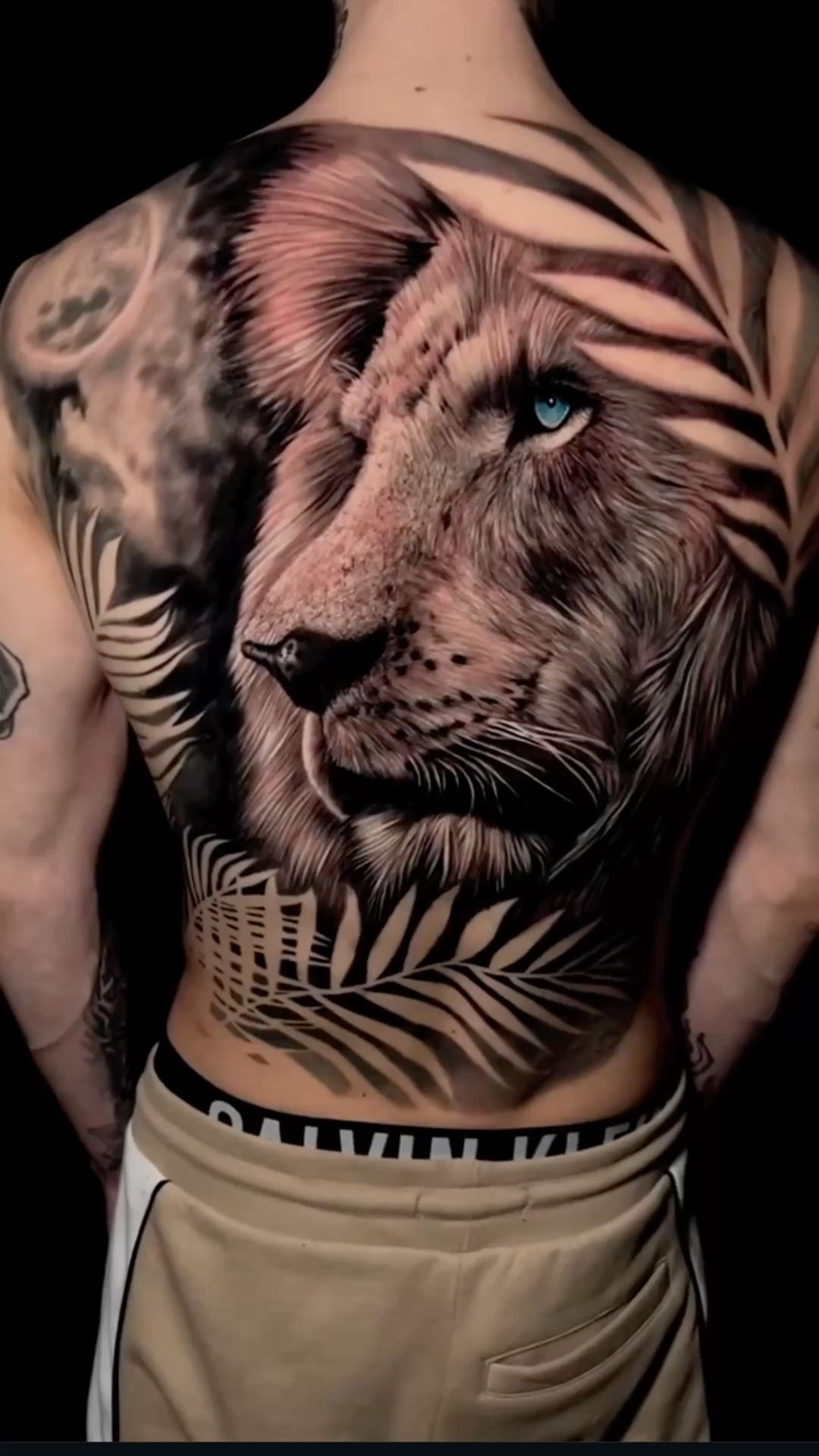 roaring lion tattoo ideas for men