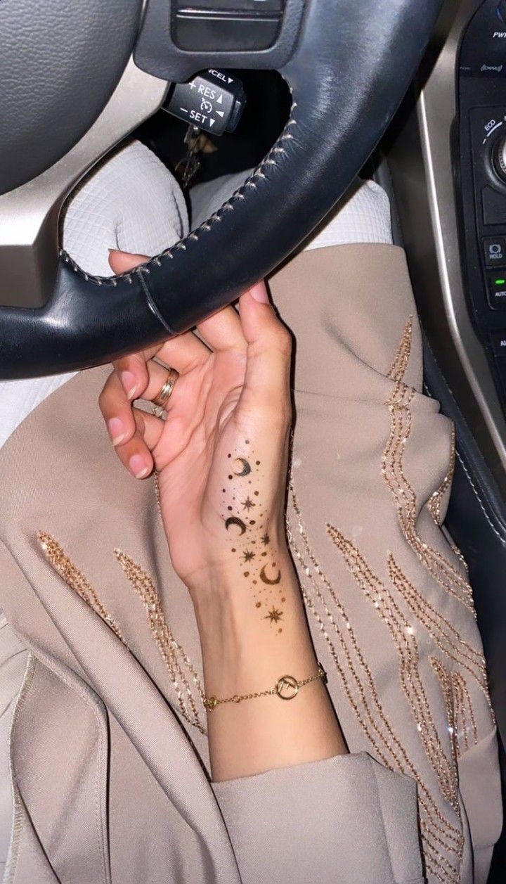 simple henna tattoo ideas 0010