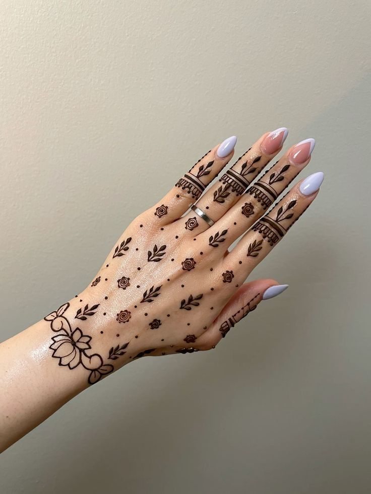 simple henna tattoo ideas 0015