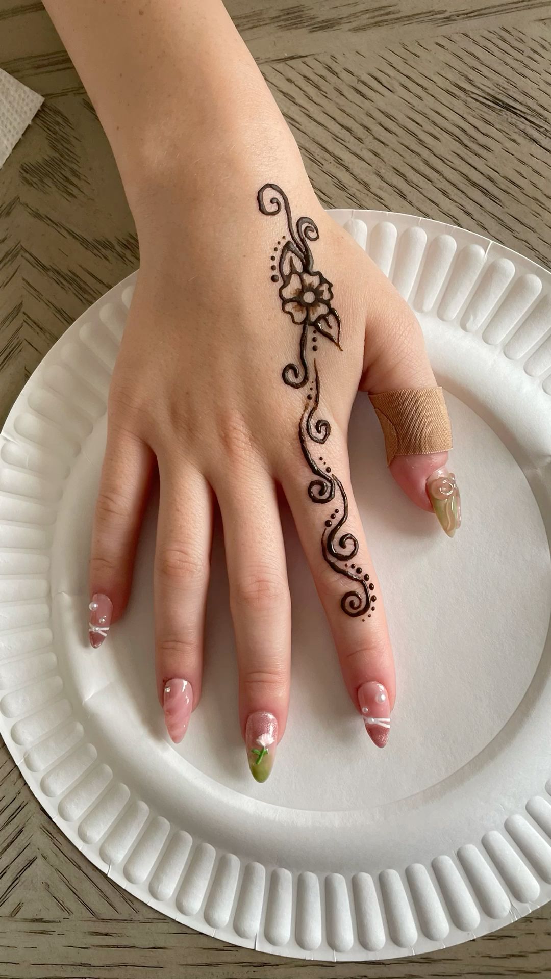 simple henna tattoo ideas 0020