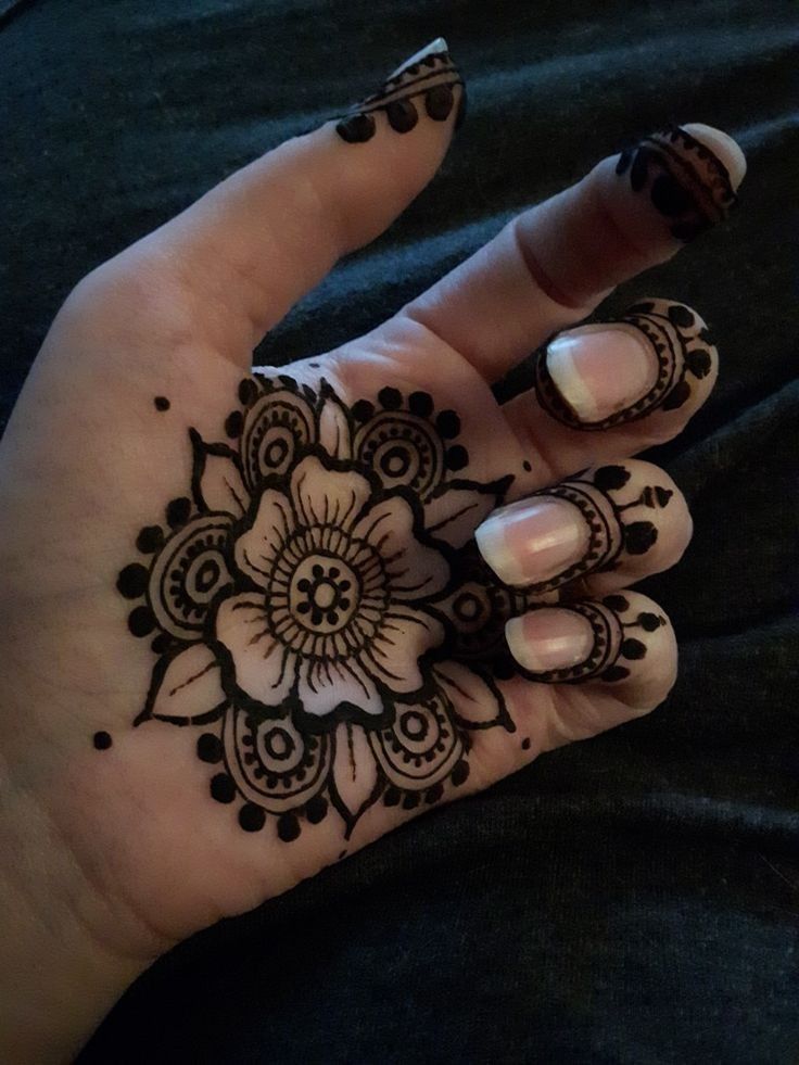 simple henna tattoo ideas 0021