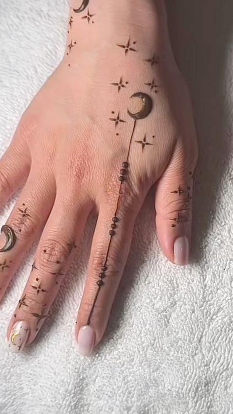 simple henna tattoo ideas 0024