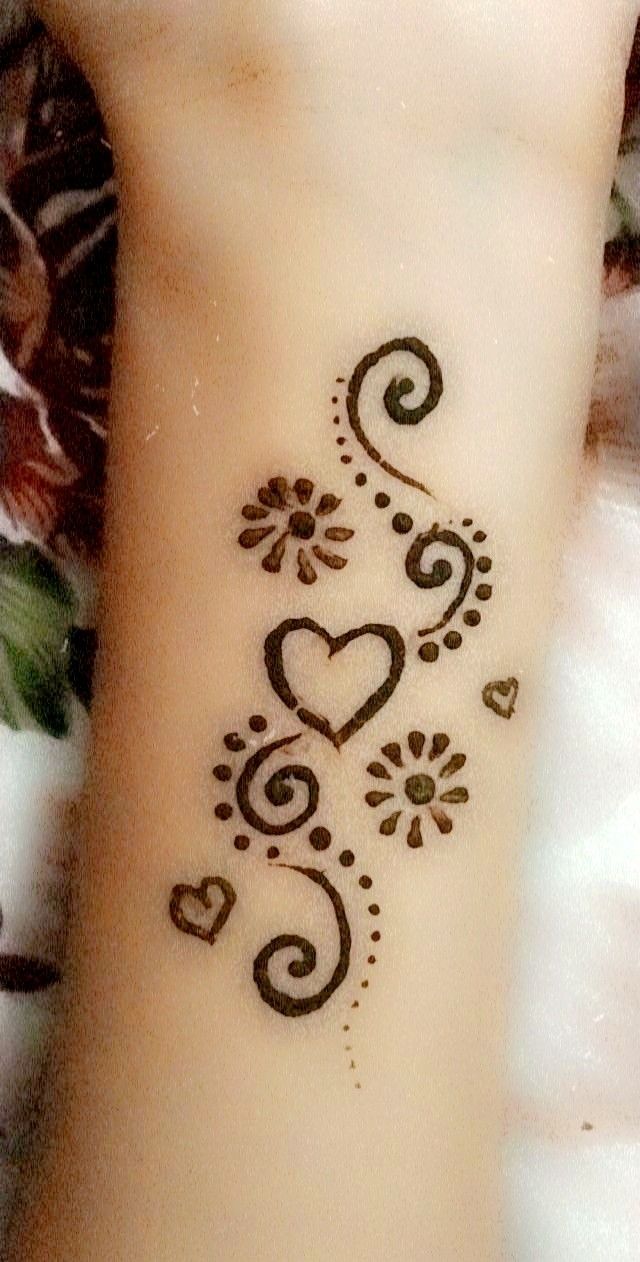 simple henna tattoo ideas 0025