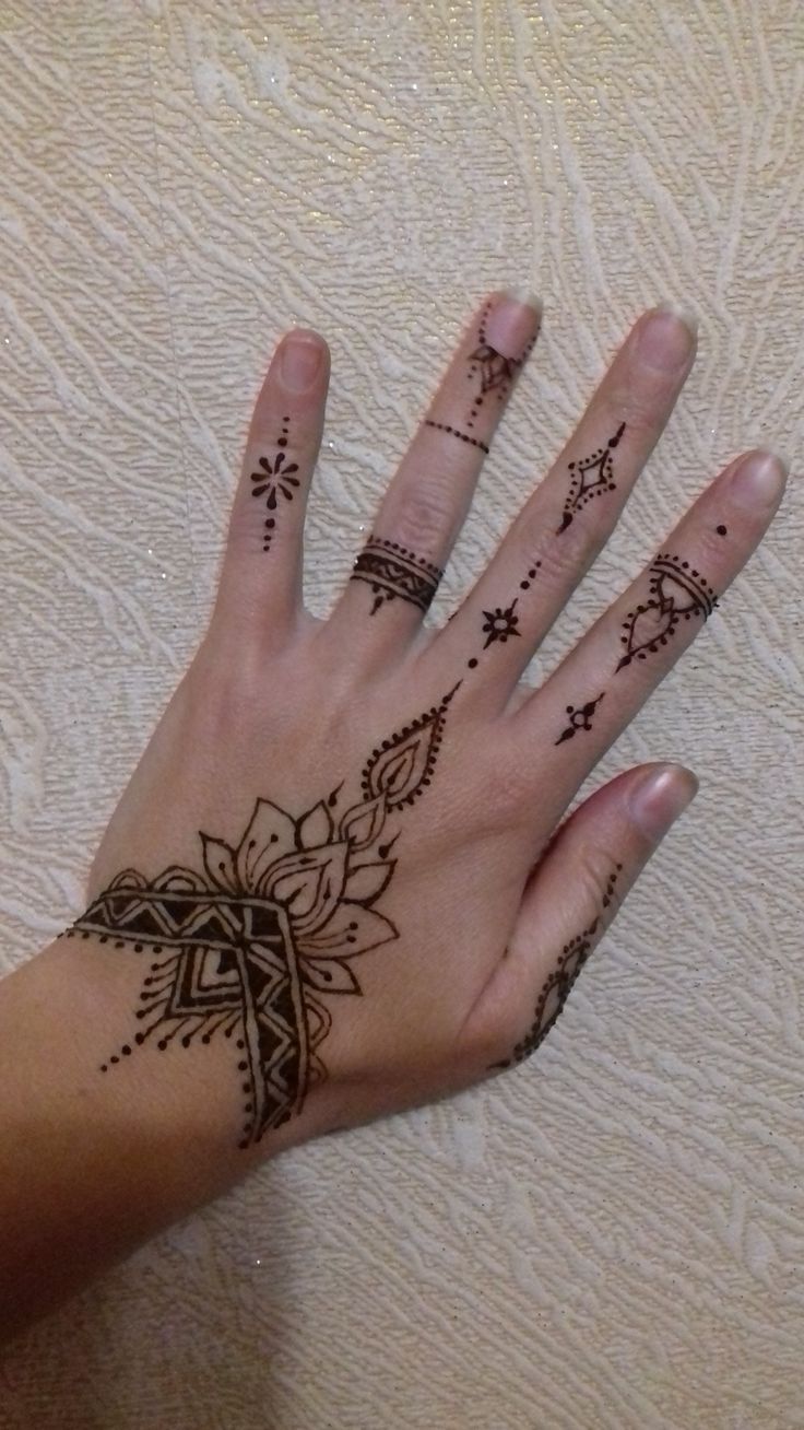 simple henna tattoo ideas 0068