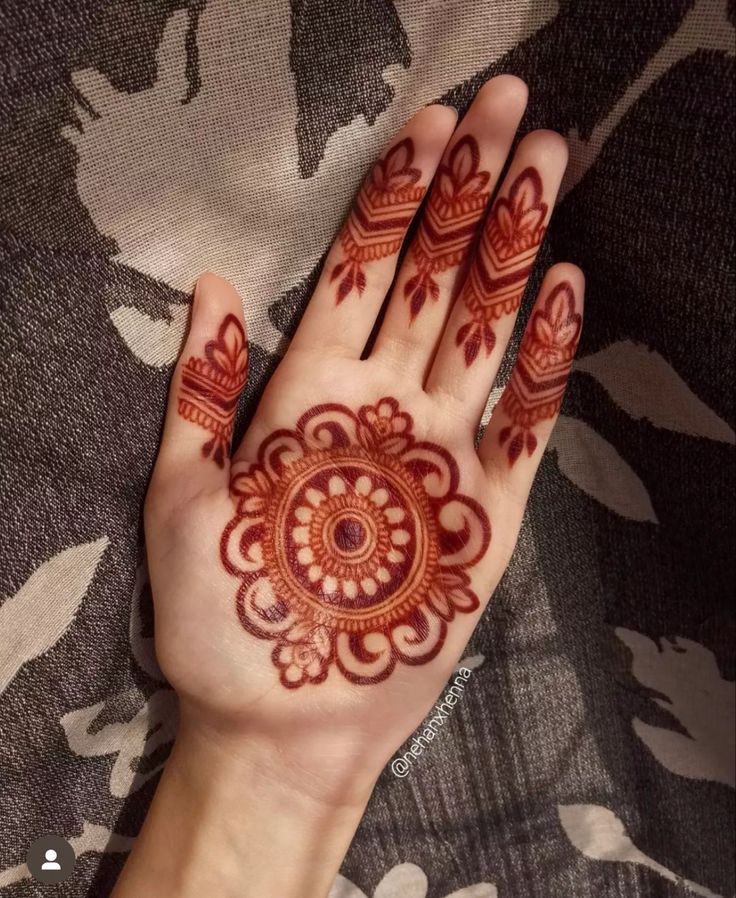 simple henna tattoo ideas 0095