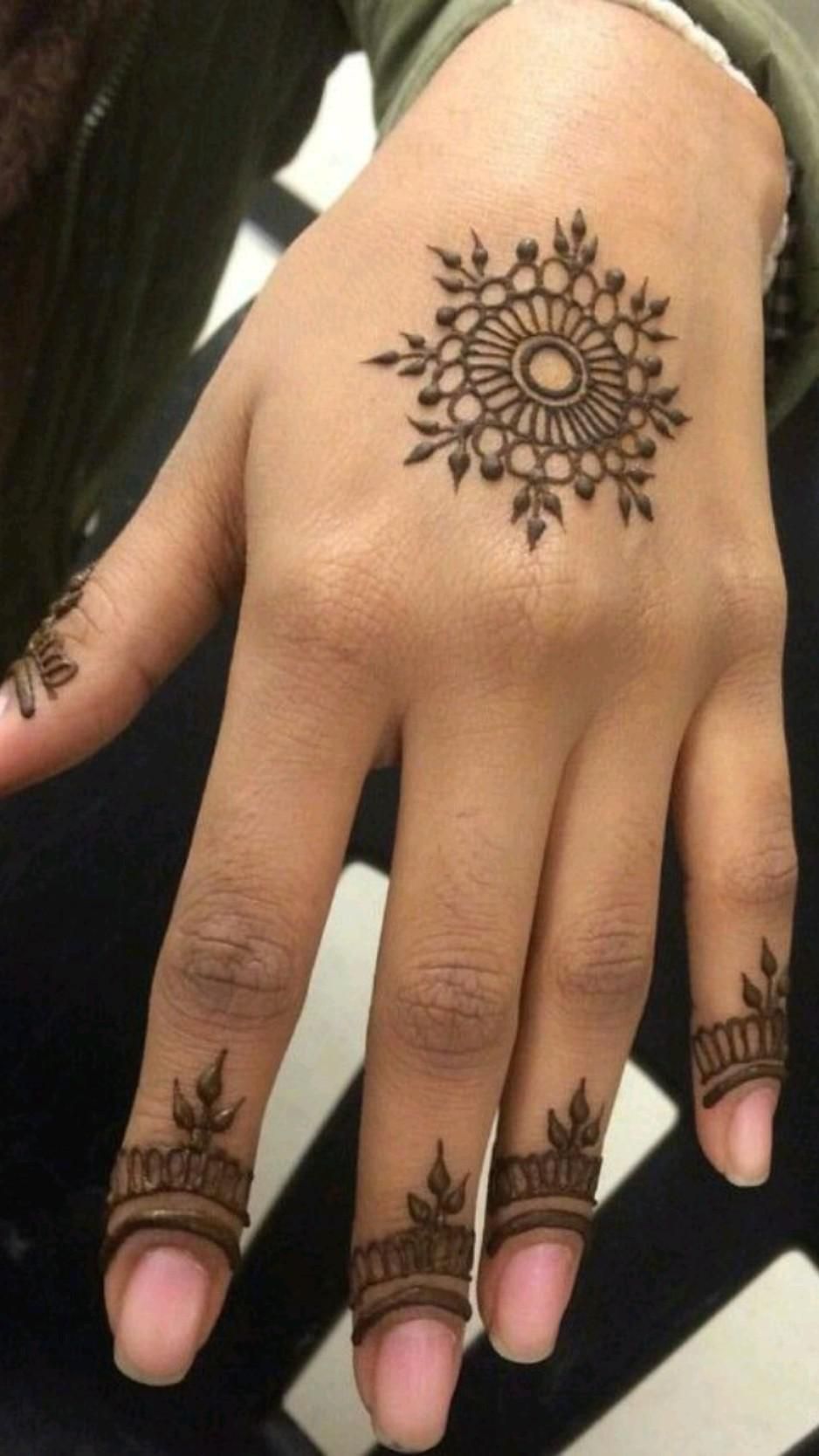 simple henna tattoo ideas 0099