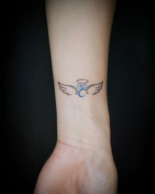 Small angel wings tattoo 0014