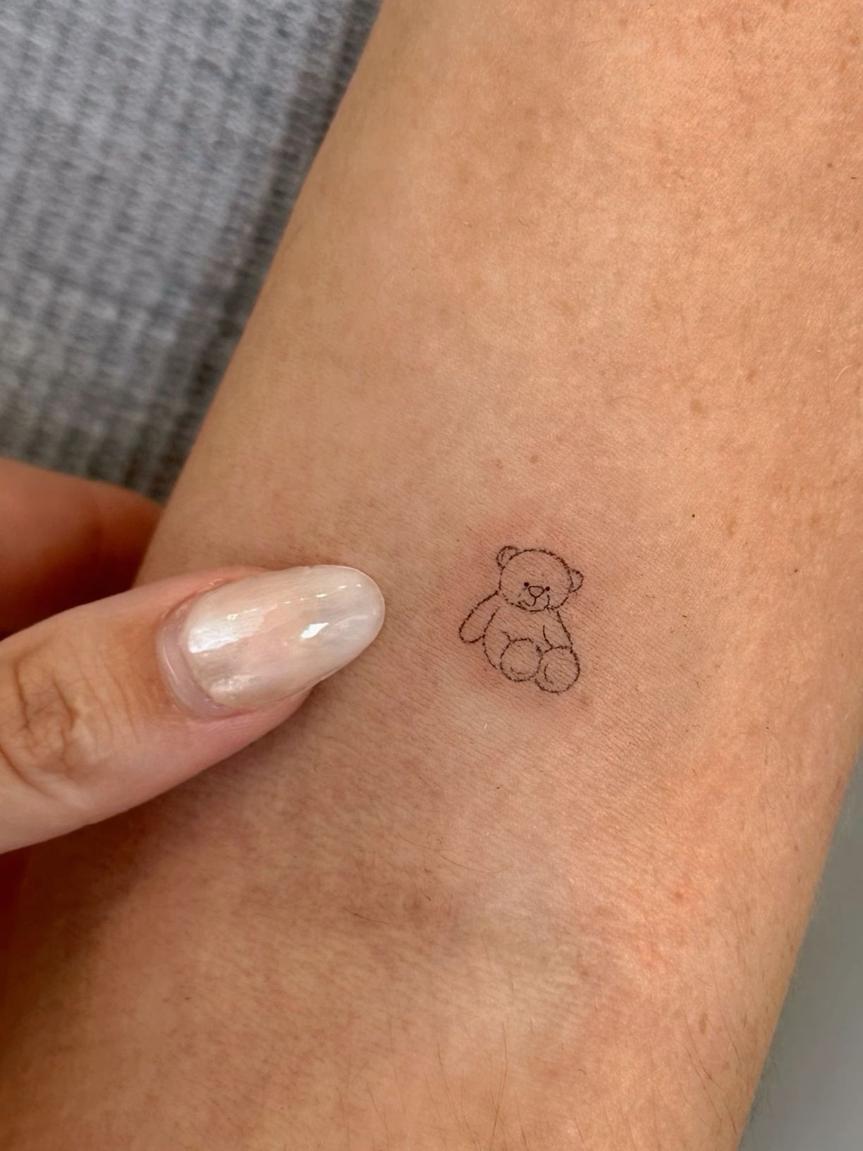 small bear tattoo 0092