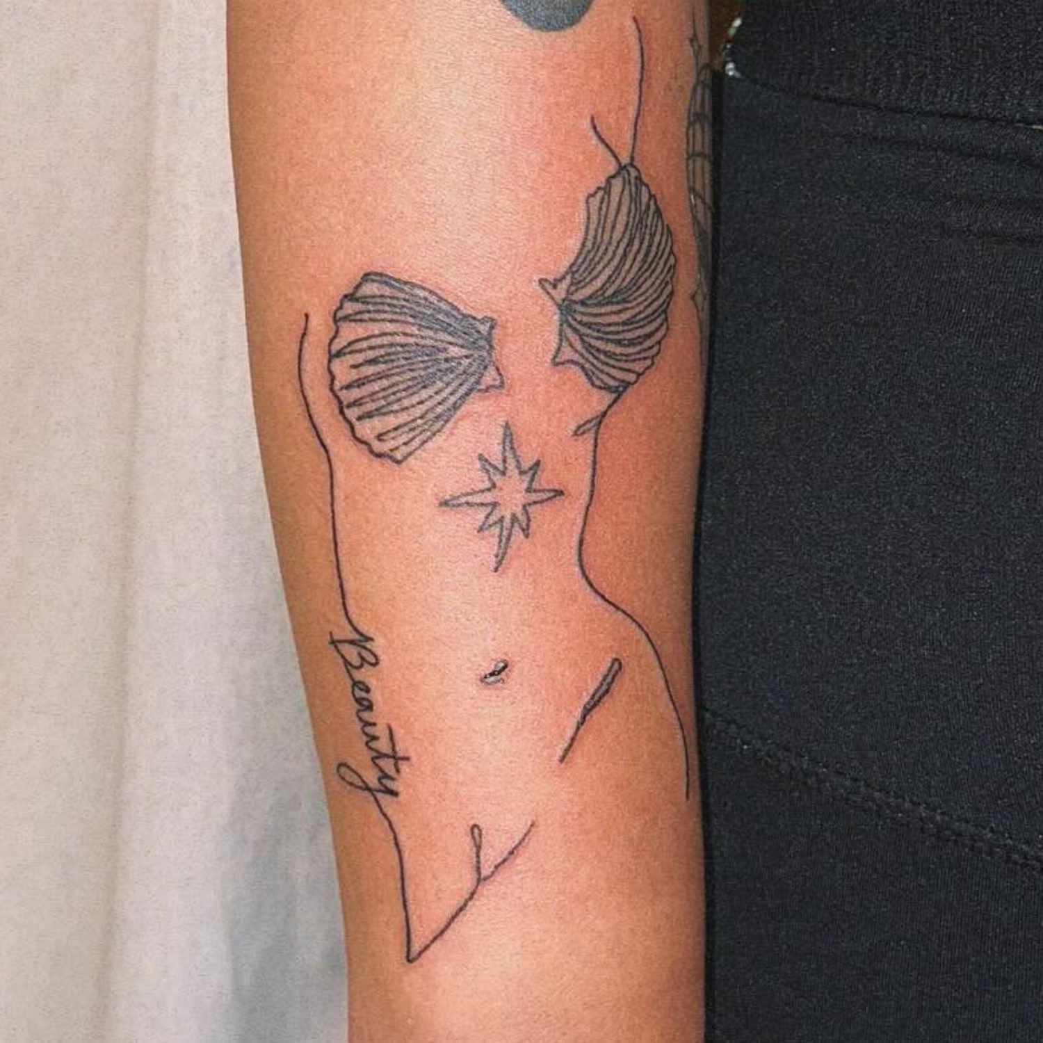 small bum tattoo ideas for females 0099