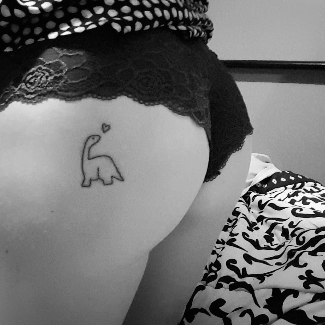 small butt tattoo 0013