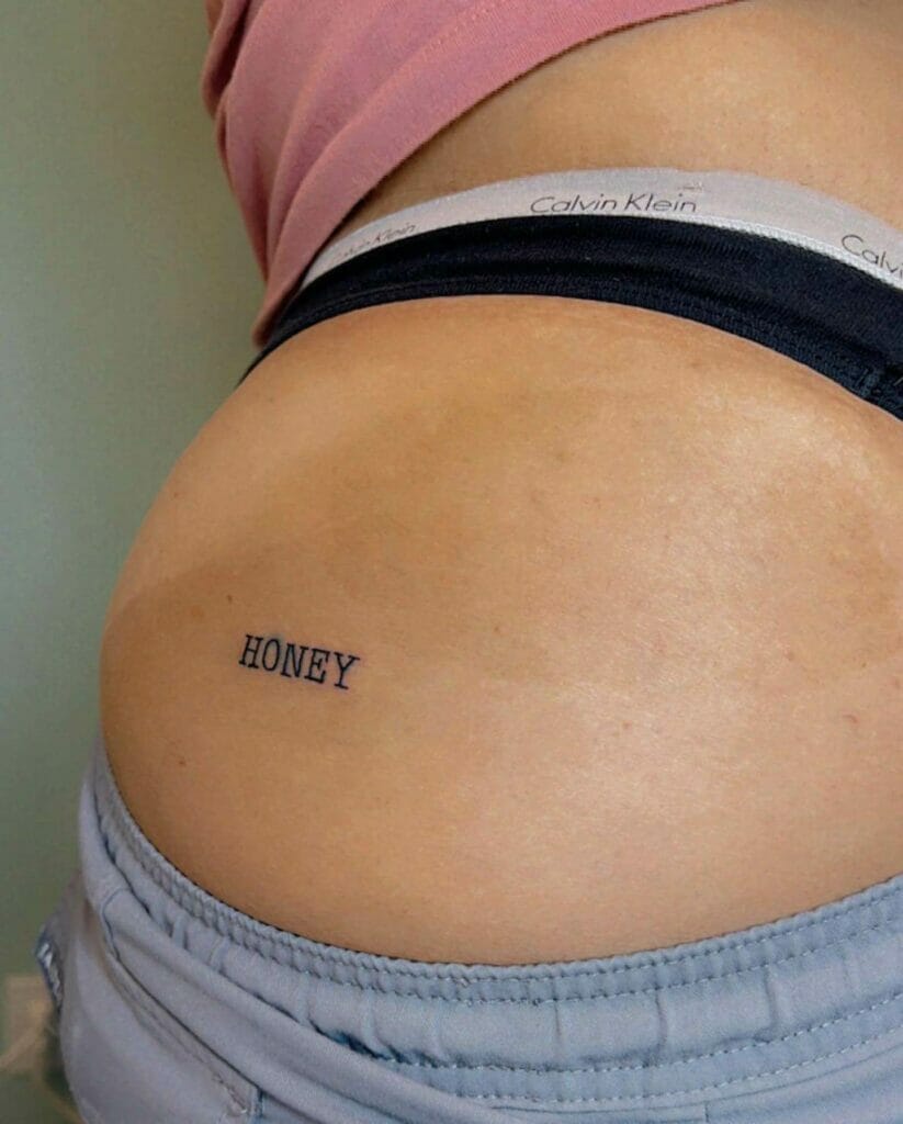 small butt tattoo 0034