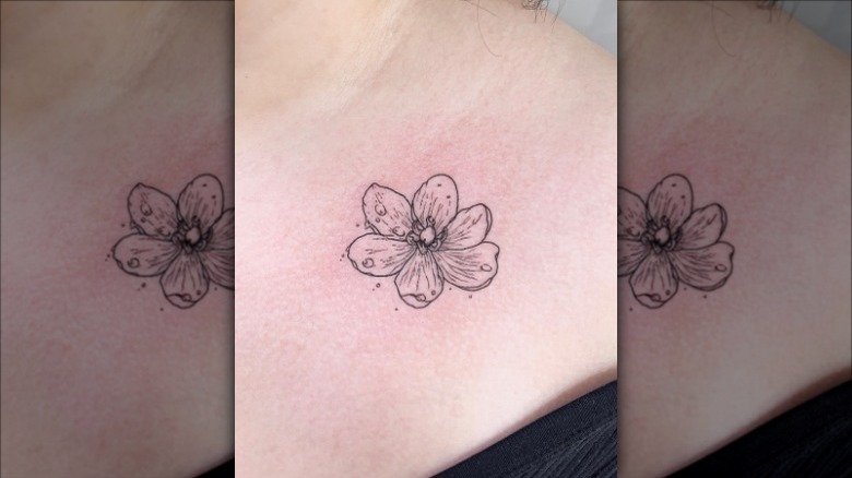 small collarbone tattoo 0052