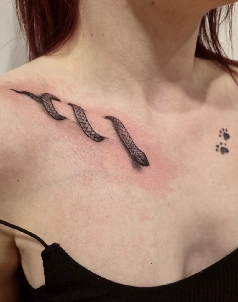 small collarbone tattoo 0055