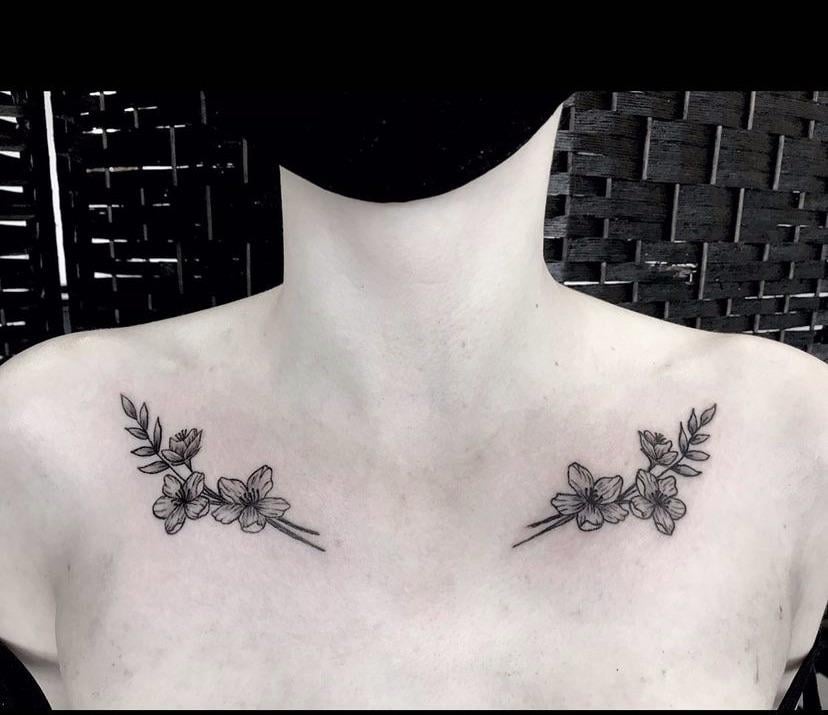 small collarbone tattoo 0059