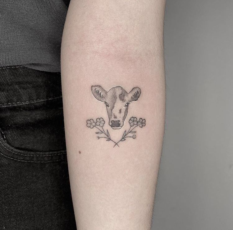 small cow tattoo 0066