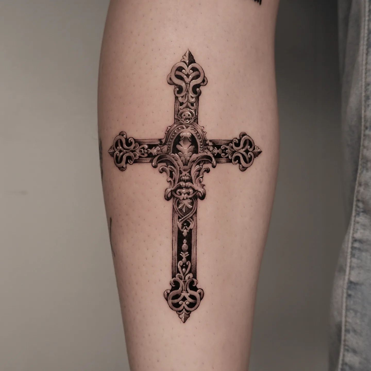 small cross face tattoo 0038