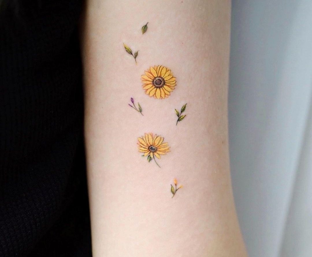 Small dandelion tattoo 0053