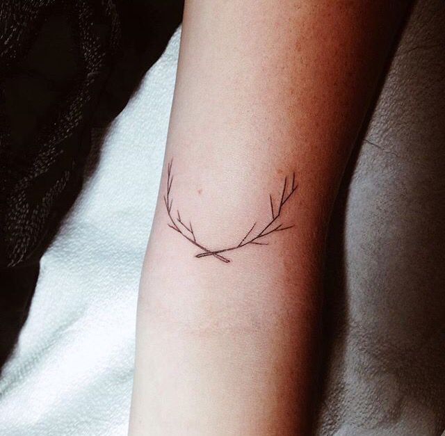 small deer tattoo 0028