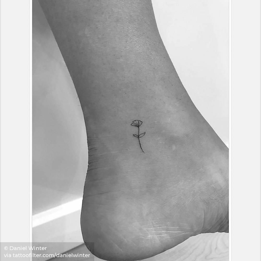 Small delicate poppy tattoo 0027