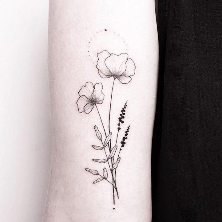 Small delicate poppy tattoo 0031