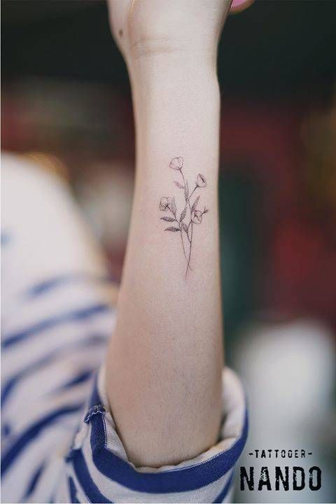 Small delicate poppy tattoo 0072