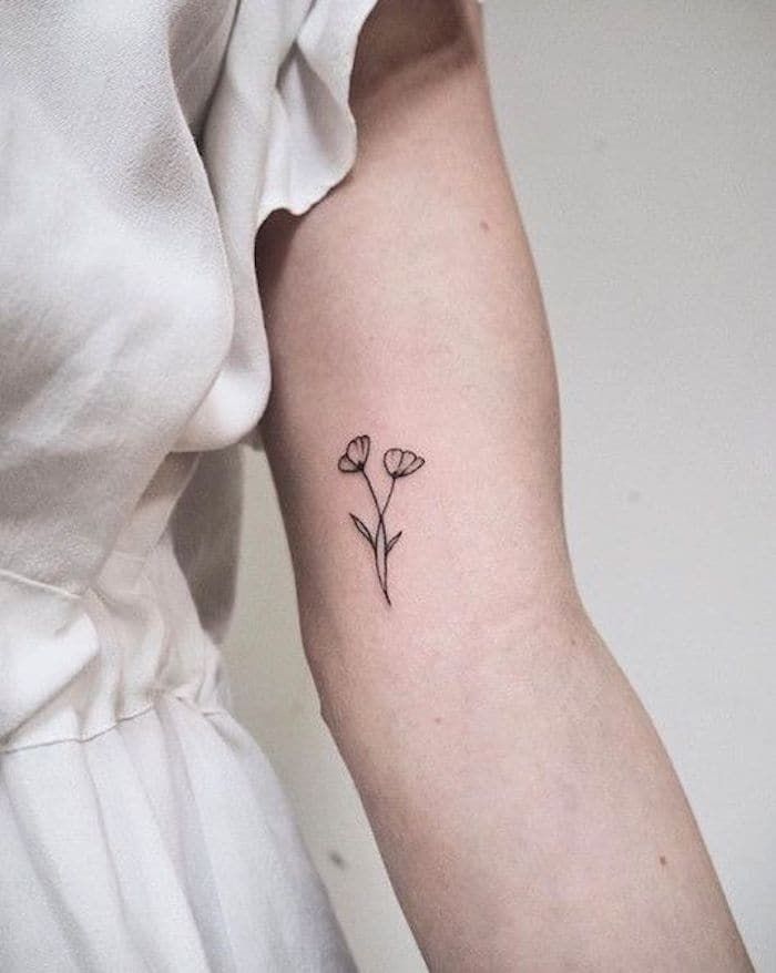 Small delicate poppy tattoo 0073