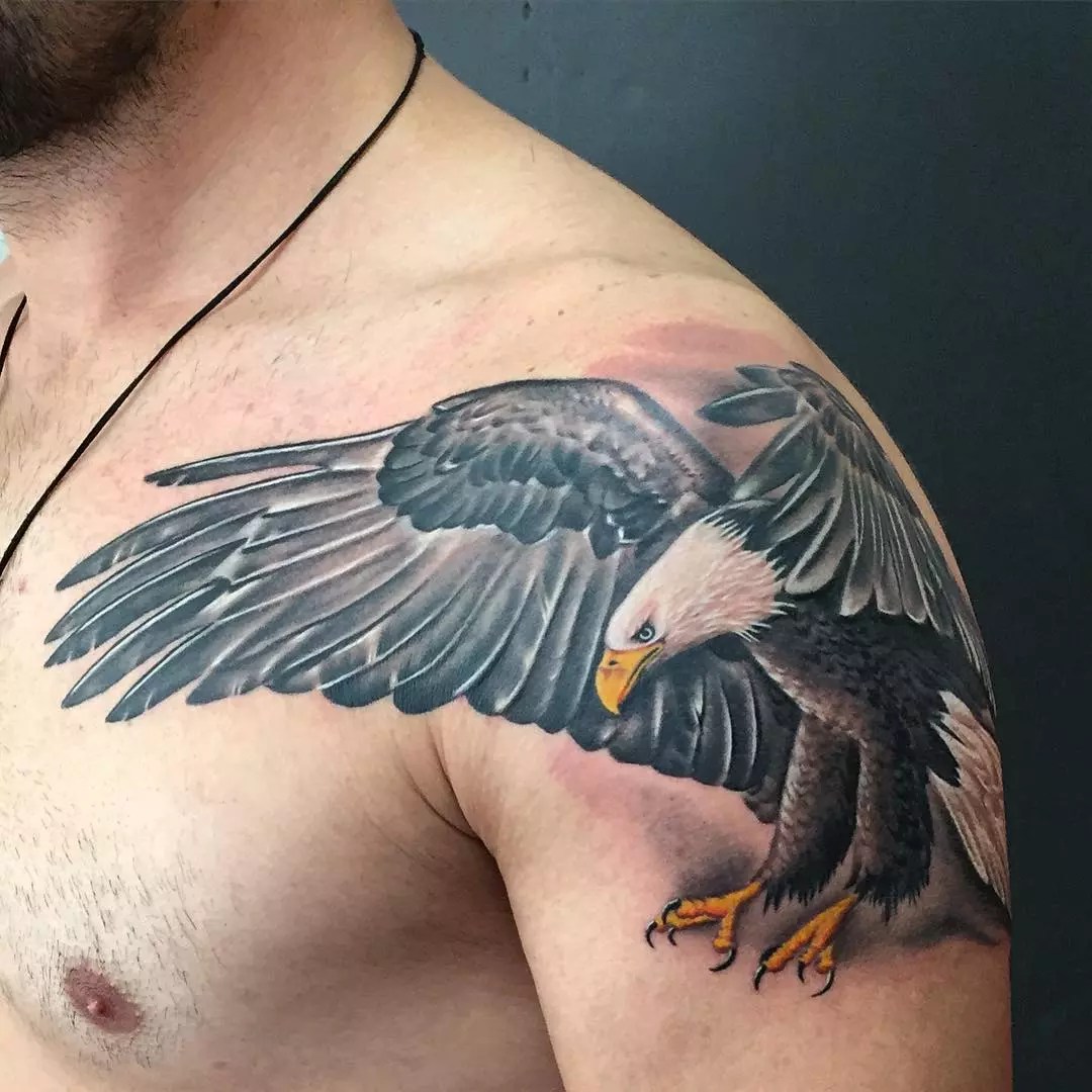 small eagle chest tattoo 0056