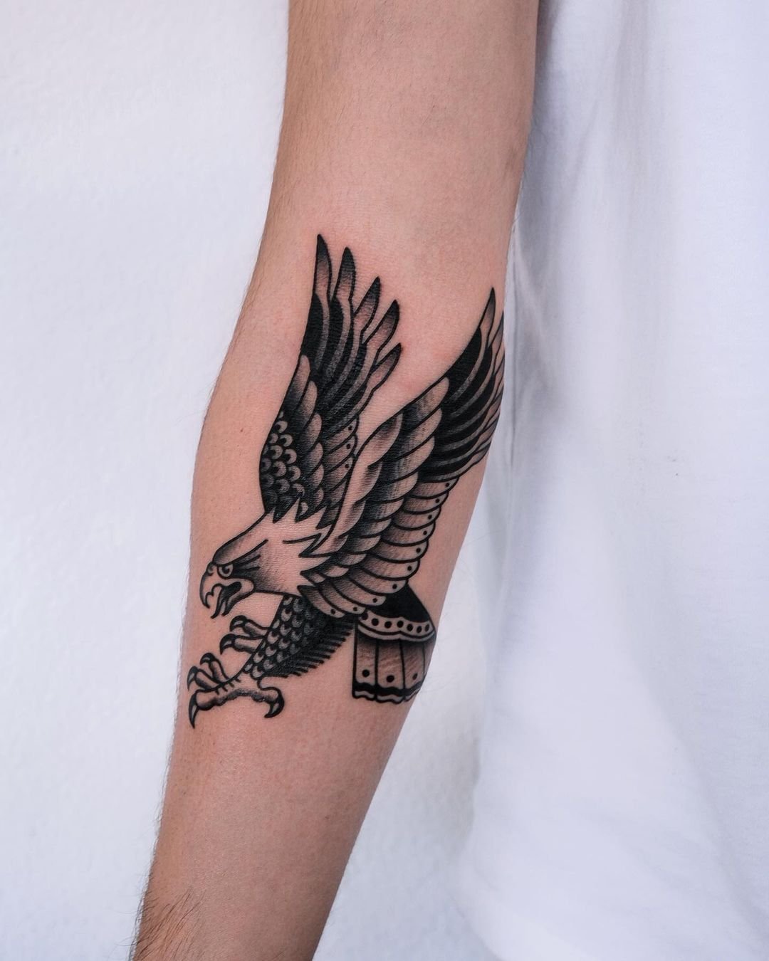 small eagle chest tattoo 0067