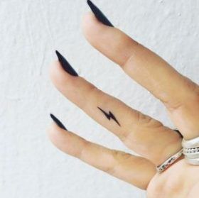 small easy eyeliner tattoo ideas 0024