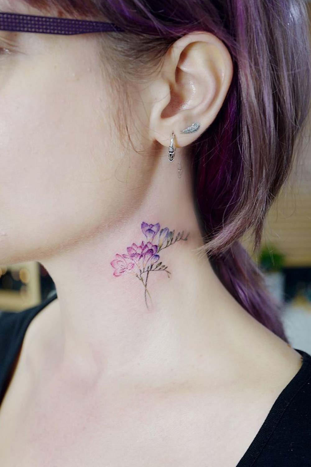 small female front neck tattoo 0015