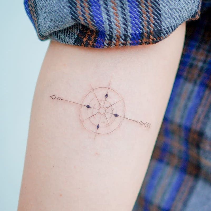 small feminine compass tattoo 0012