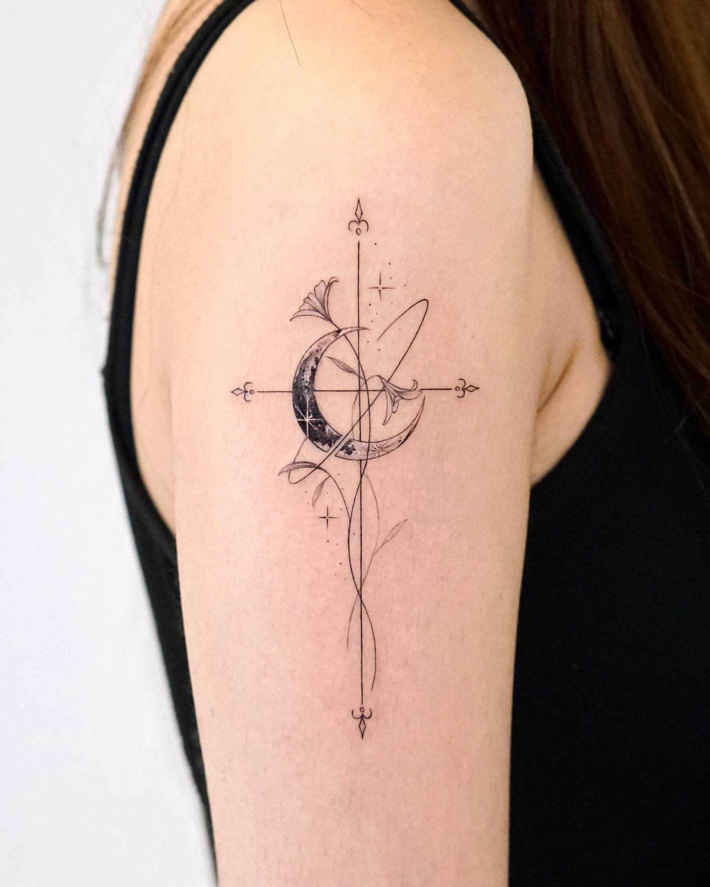 small feminine compass tattoo 0017