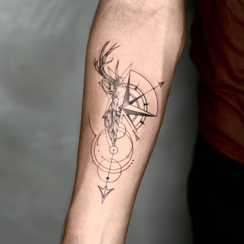 small feminine compass tattoo 0019