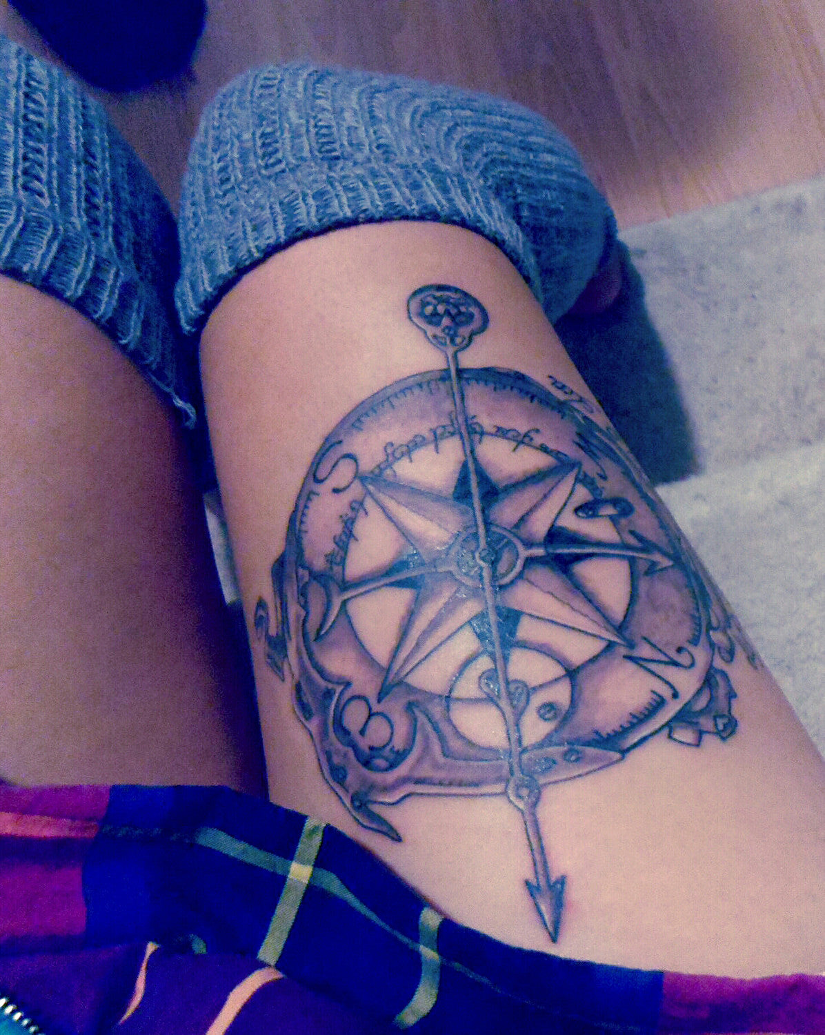 small feminine compass tattoo 0033