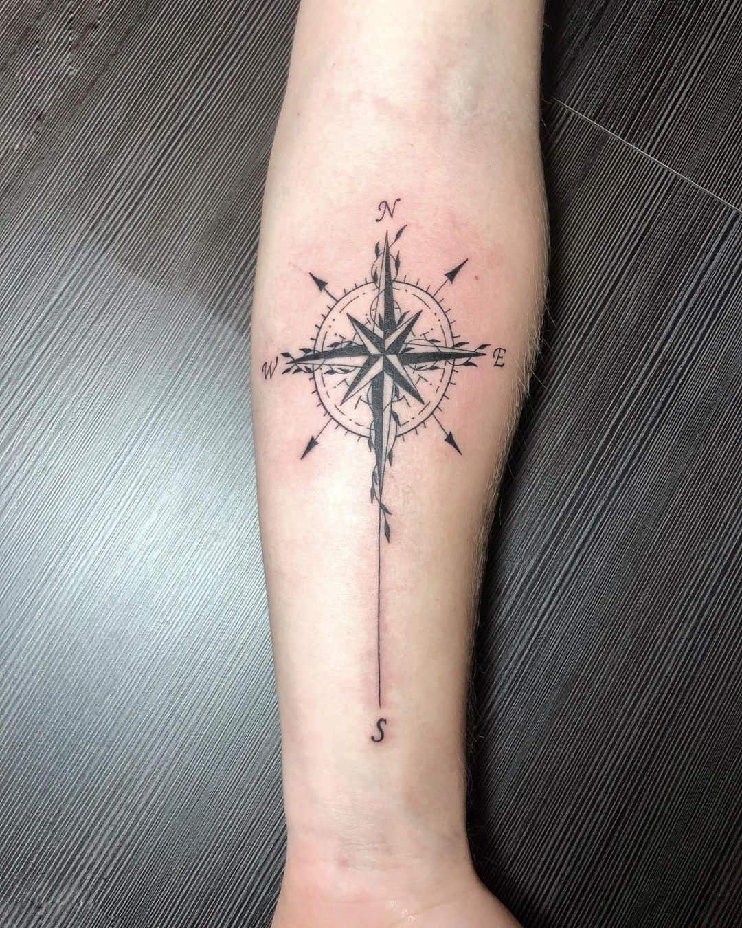 small feminine compass tattoo 0047