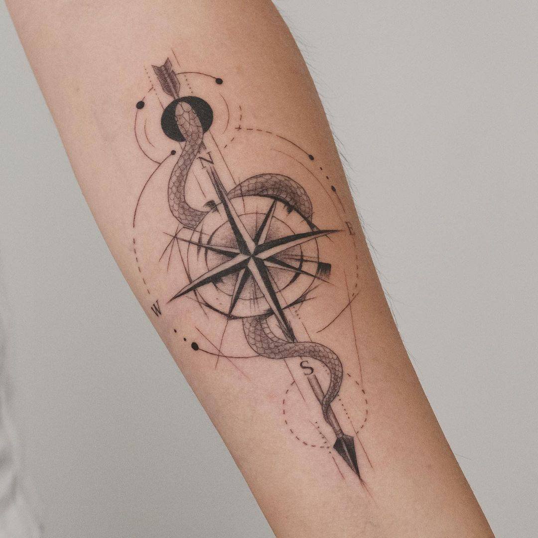 small feminine compass tattoo 0049