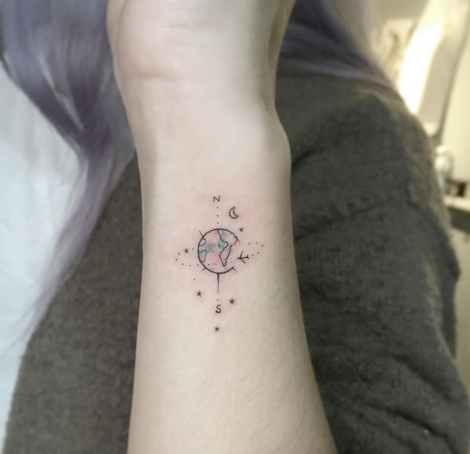 small feminine compass tattoo 0065