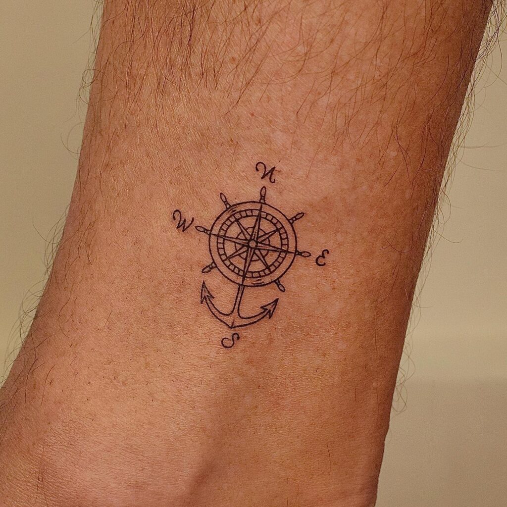 small feminine compass tattoo 0094