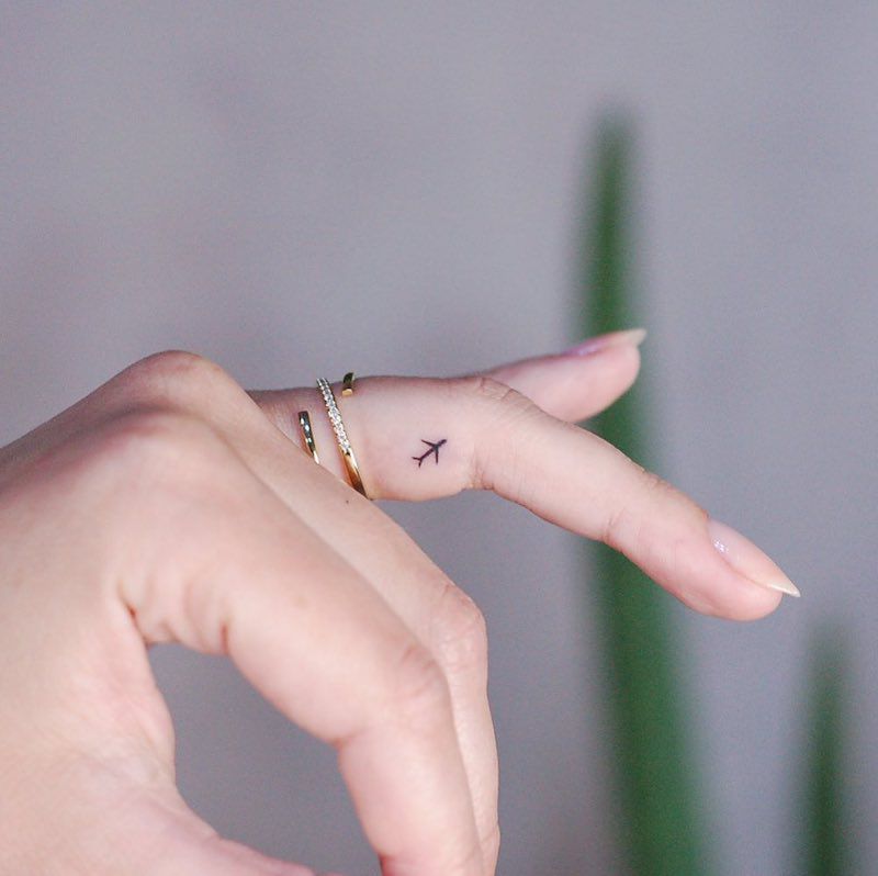 small finger tattoo ideas for minimalists