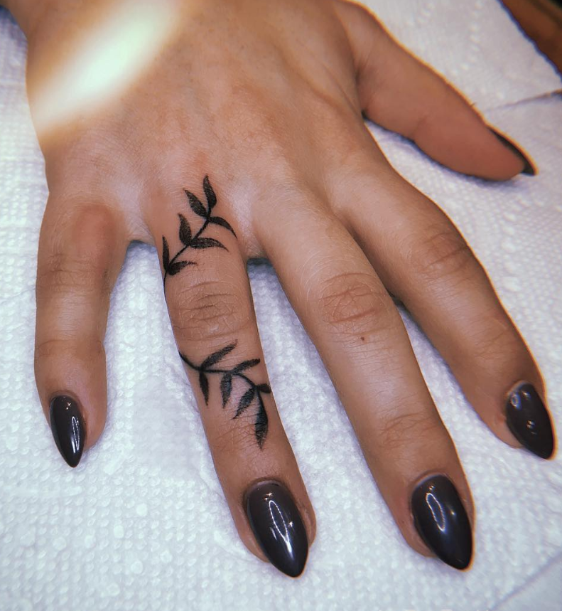 small finger tattoo ideas 0025