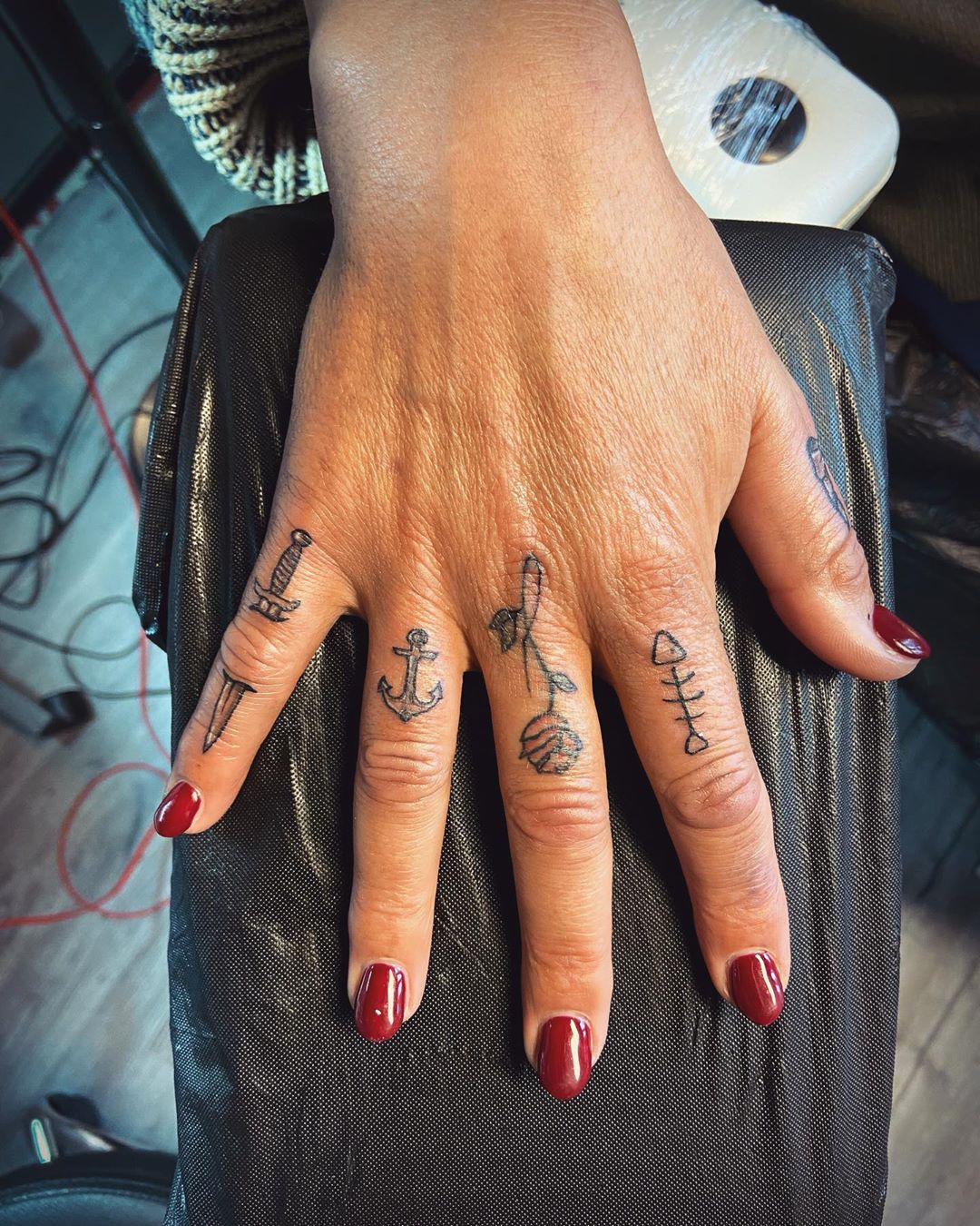 small finger tattoo ideas 0036