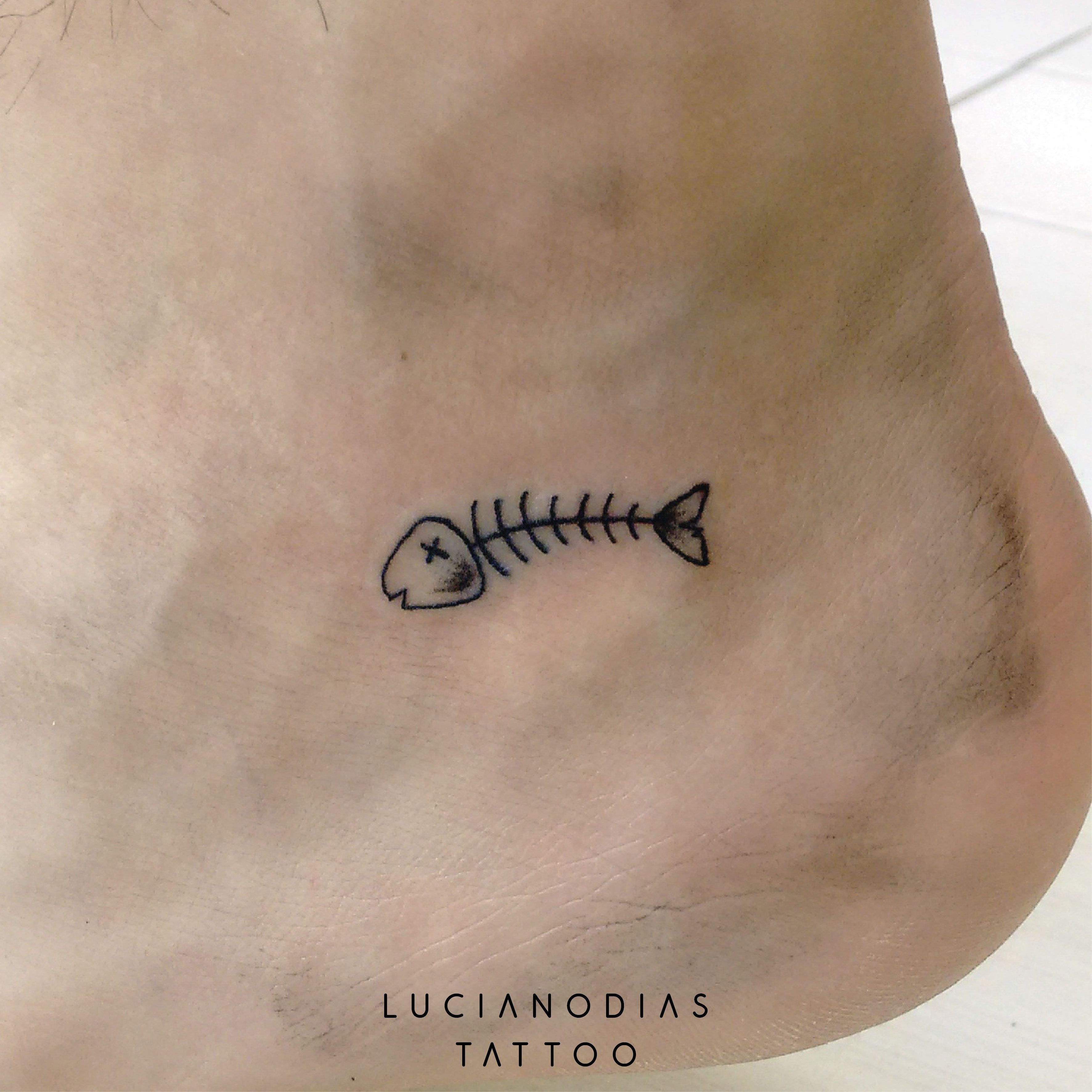 small fish tattoo 0069