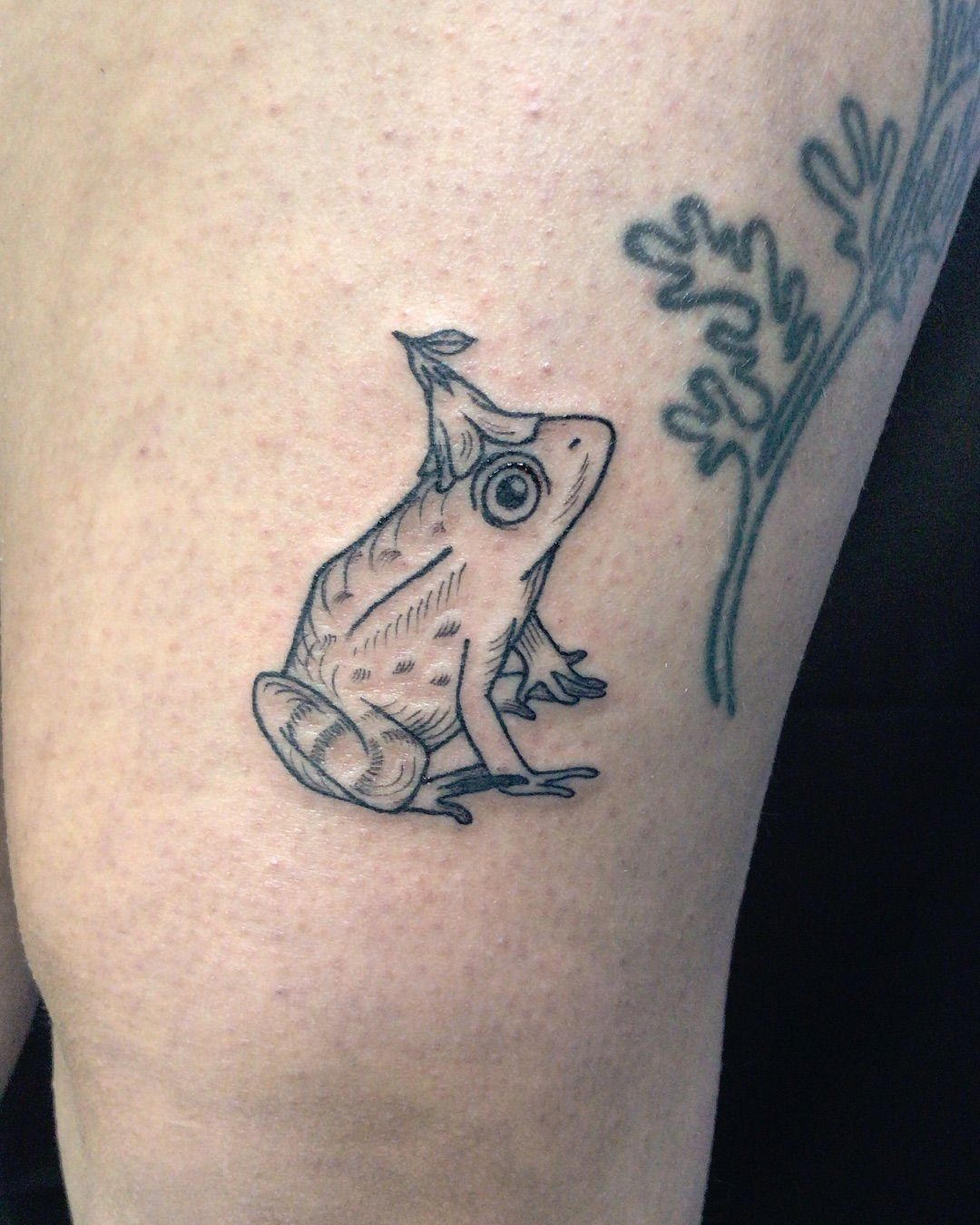 small frog tattoo 0068