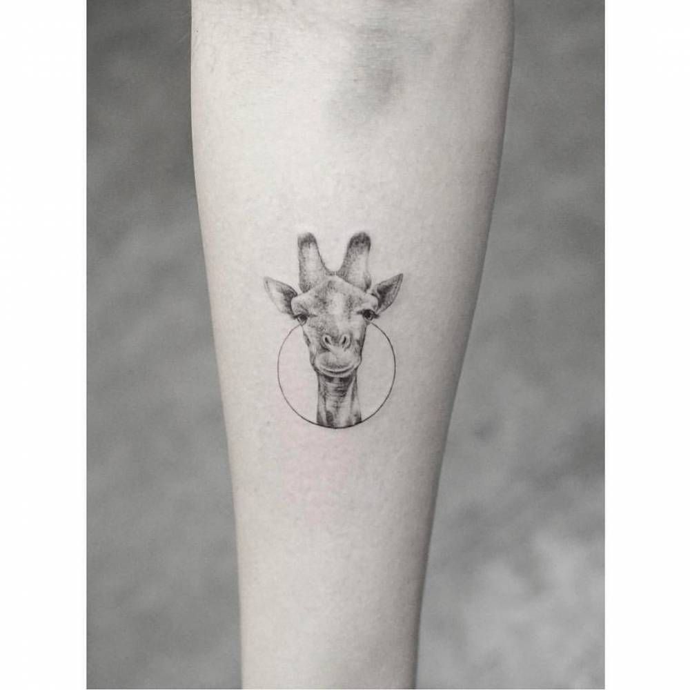 small giraffe tattoo 0056