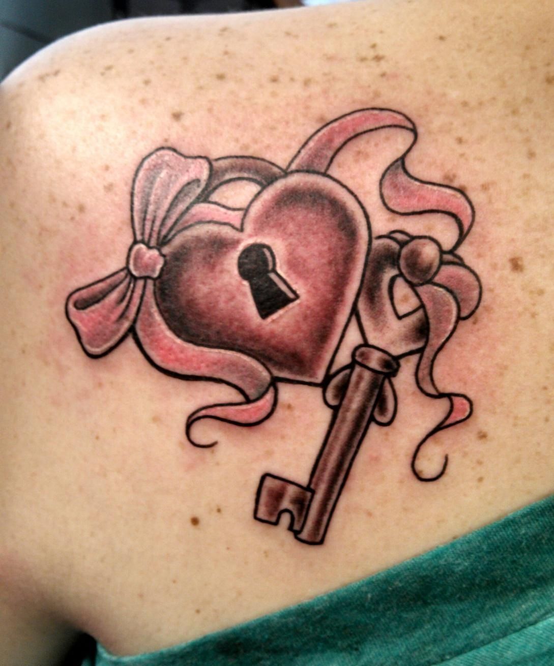 Small heart lock and key tattoo 0018