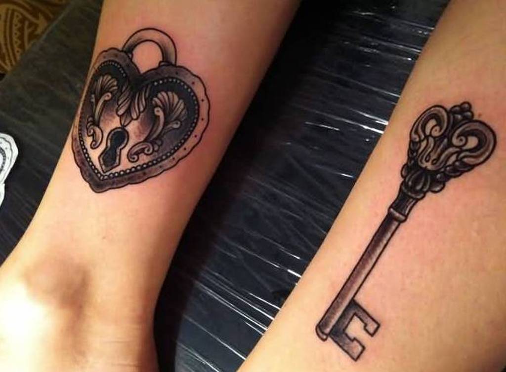 Small heart lock and key tattoo 0065