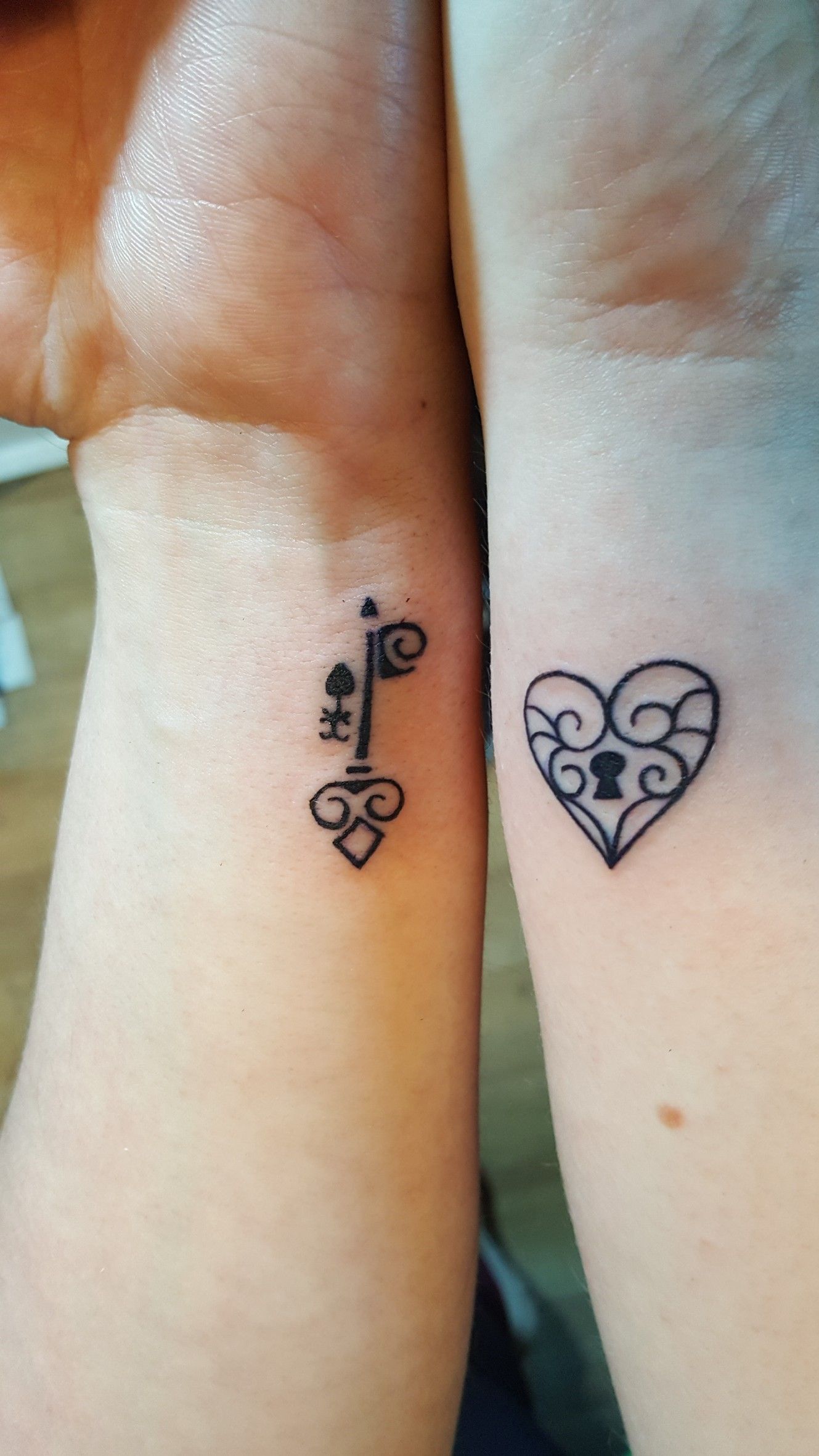 Small heart lock and key tattoo 0085