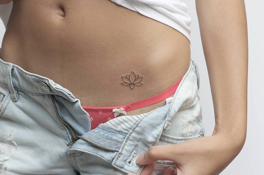 small hip tattoo 0013