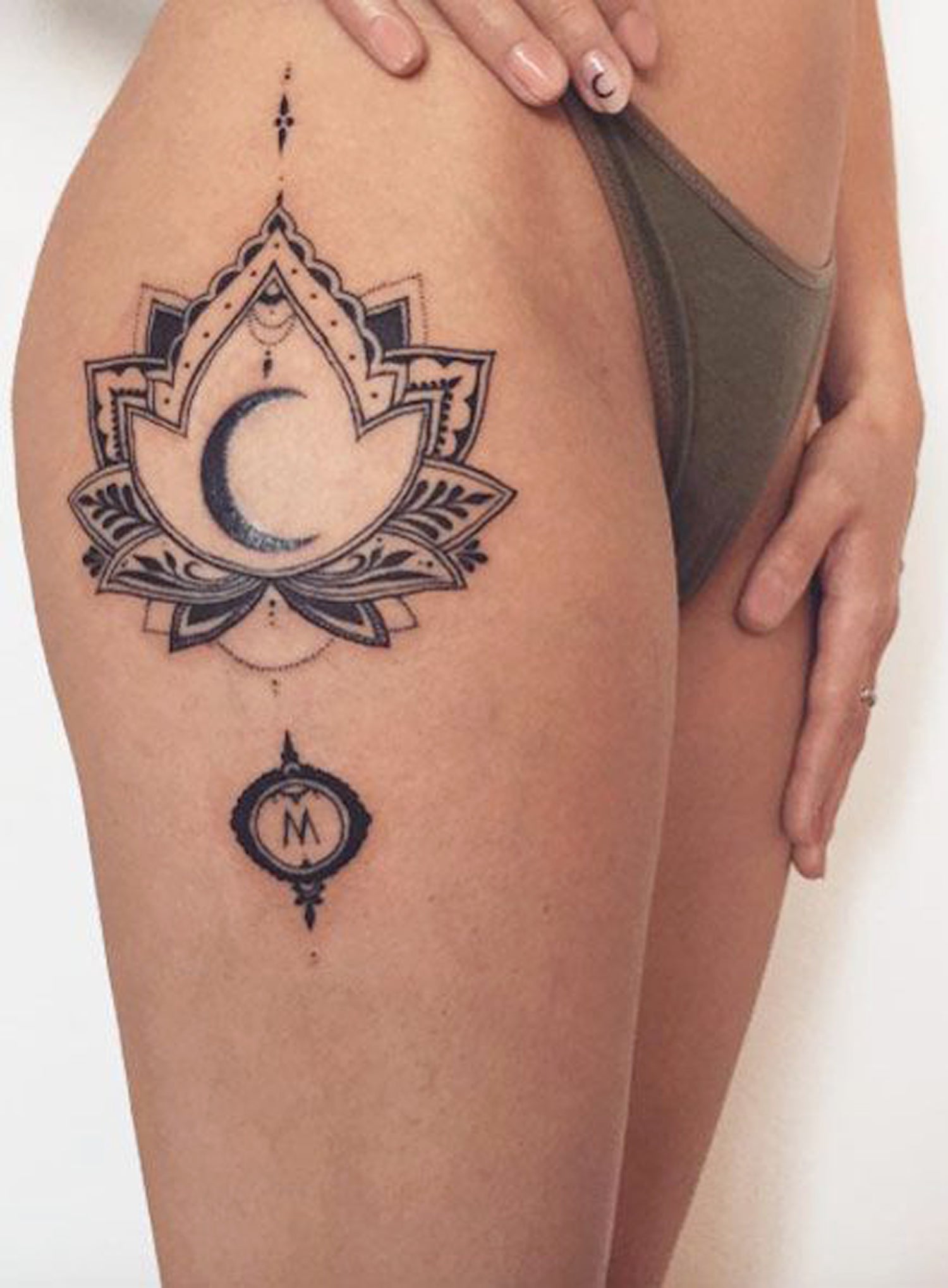 small hip tattoo 0018