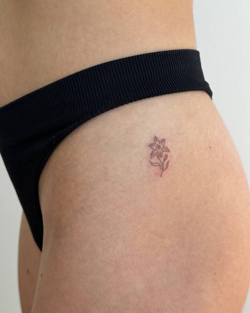 small hip tattoo 0071